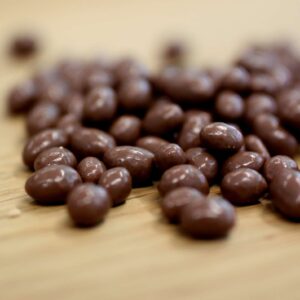 Erdnüsse in Vollmilch-Schokolade